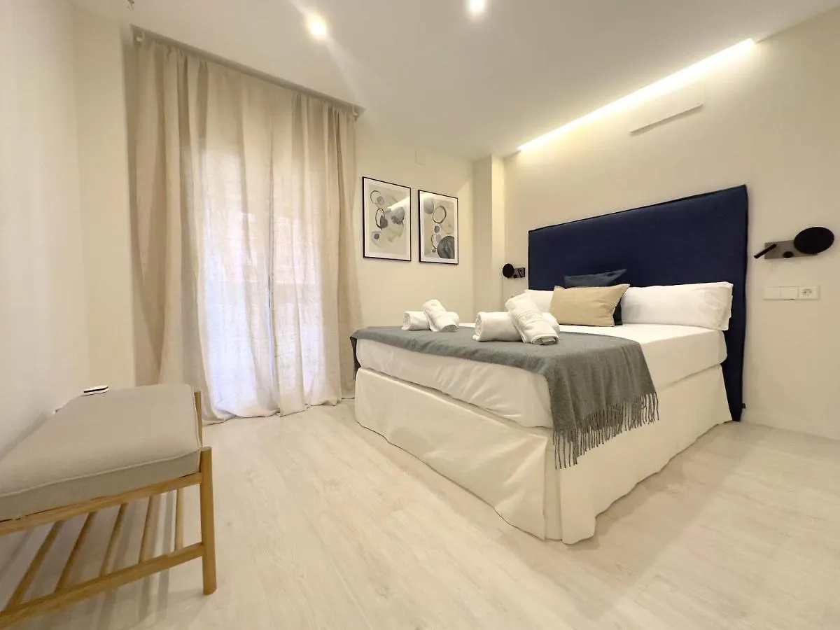 Hs Malaga City Center 6Pax Apartment