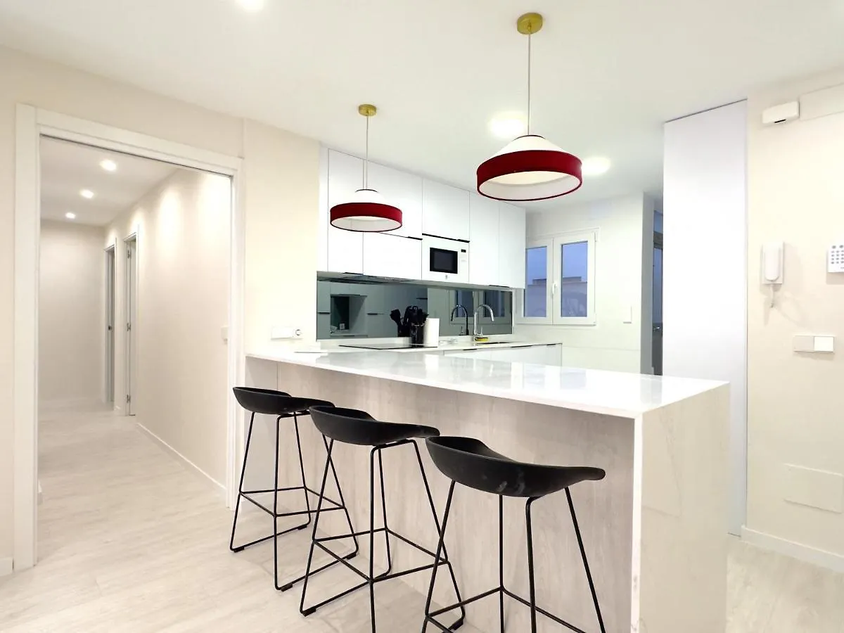 Hs Malaga City Center 6Pax Apartment